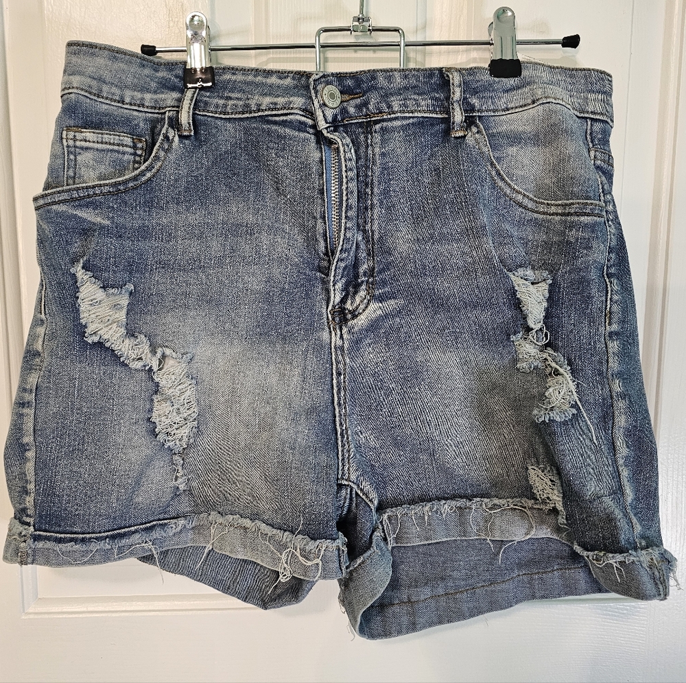 SHEIN Distressed Cuffed Denim Shorts Women's Size 2XL